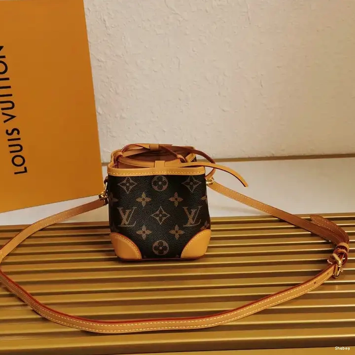 Bags 208B570017 LV 0727